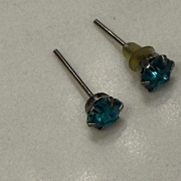 Teal Blue Rhinestone Stud Earrings Jewelry Classic Minimalist Sparkly Women - Picture 3 of 3